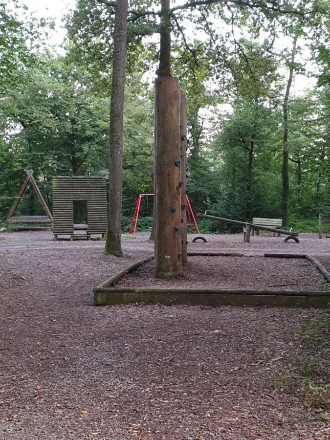 Boshuisje Durbuy Met Zwembad Op Het Park Εξωτερικό φωτογραφία